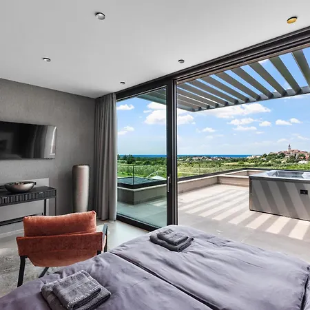 Villa Visignano Near Porec For 8 People With 49 M2 Heated Pool, Wellness & Sea View Višnjan