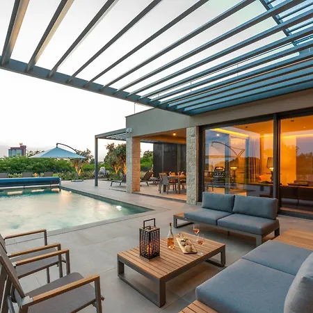 Βίλα Visignano Near Porec For 8 People With 49 M2 Heated Pool, Wellness & Sea View
