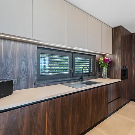 Visignano Near Porec For 8 People With 49 M2 Heated Pool, Wellness & Sea View Βίλα
