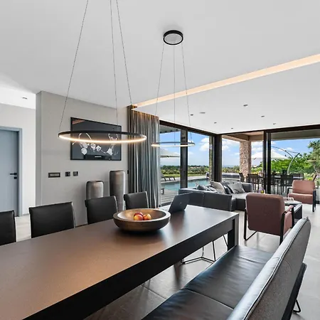 Visignano Near Porec For 8 People With 49 M2 Heated Pool, Wellness & Sea View Βίλα