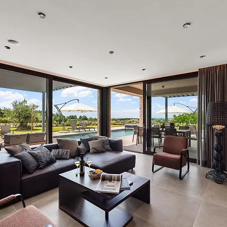 Visignano Near Porec For 8 People With 49 M2 Heated Pool, Wellness & Sea View * Višnjan