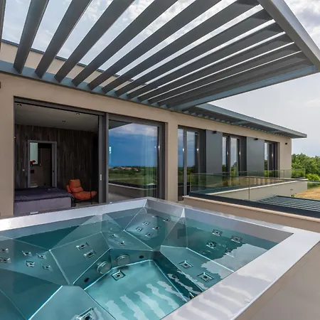 Visignano Near Porec For 8 People With 49 M2 Heated Pool, Wellness & Sea View Višnjan