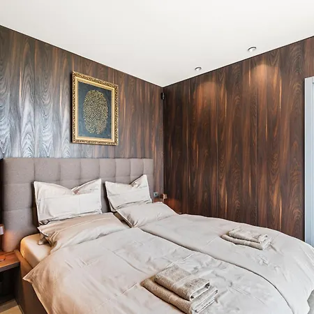 Visignano Near Porec For 8 People With 49 M2 Heated Pool, Wellness & Sea View *