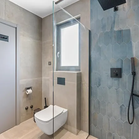 فيلة Visignano Near Porec For 8 People With 49 M2 Heated Pool, Wellness & Sea View Višnjan
