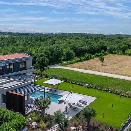 Visignano Near Porec For 8 People With 49 M2 Heated Pool, Wellness & Sea View Βίλα *