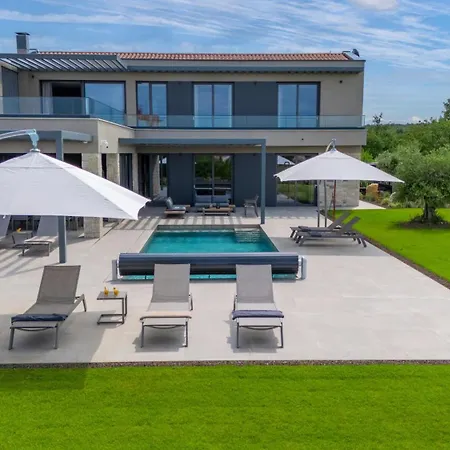 Visignano Near Porec For 8 People With 49 M2 Heated Pool, Wellness & Sea View Višnjan